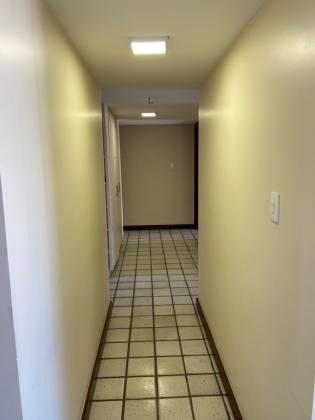 Jardim Apipema - Apartamento à venda com 239 m2 sendo 4 suítes e 3 vagas de garagem soltas.