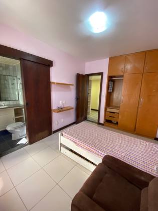 Jardim Apipema - Apartamento à venda com 239 m2 sendo 4 suítes e 3 vagas de garagem soltas.