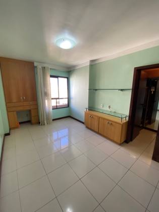 Jardim Apipema - Apartamento à venda com 239 m2 sendo 4 suítes e 3 vagas de garagem soltas.