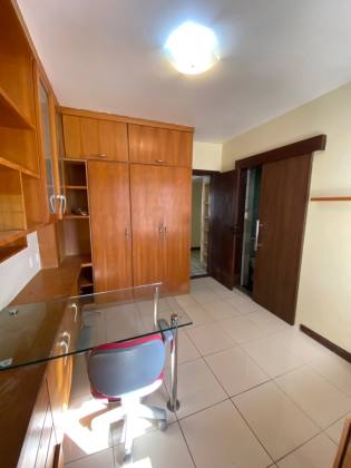Jardim Apipema - Apartamento à venda com 239 m2 sendo 4 suítes e 3 vagas de garagem soltas.