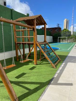 Jardim Apipema - Apartamento à venda com 239 m2 sendo 4 suítes e 3 vagas de garagem soltas.