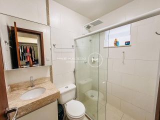 Casa à venda  com 4 quartos sendo 3 suítes, área gourmet e piscina privativa!