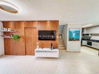 Casa à venda  com 4 quartos sendo 3 suítes, área gourmet e piscina privativa!