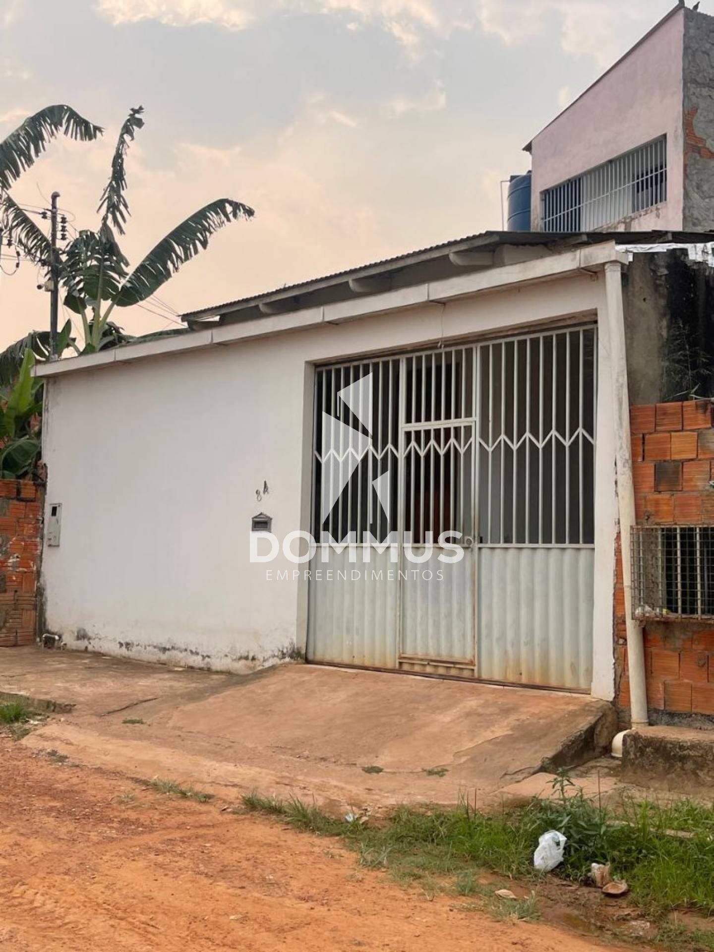 Oportunidade Única: Venda de Duas Casas Vizinhas no Bairro Wanderley Dantas