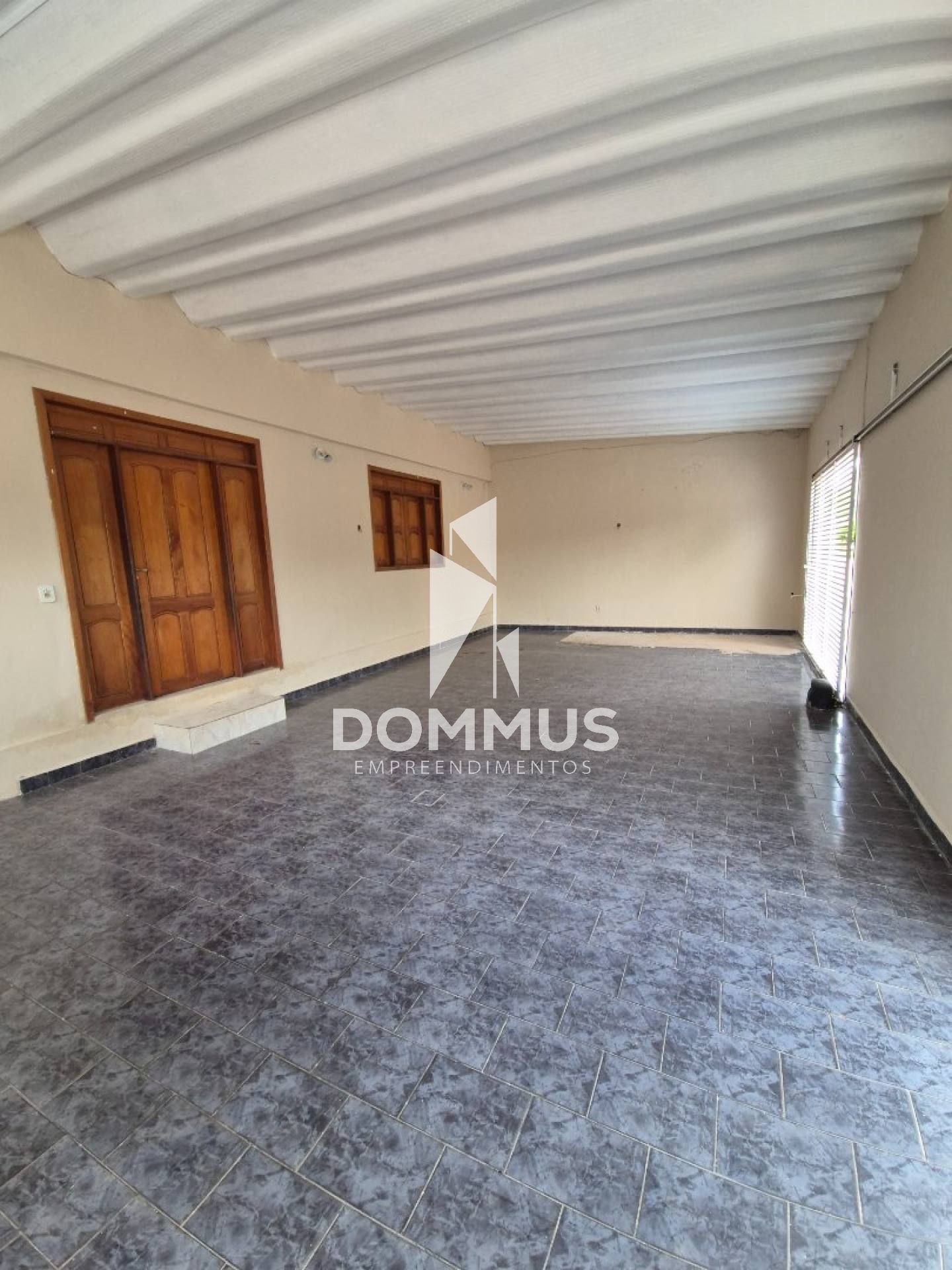 Excelente oportunidade - Casa a venda no Universitário