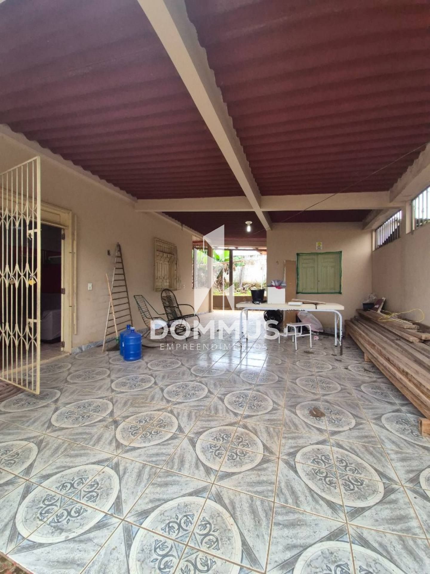 Casa a venda na rua do Divisor com dois pontos comerciais