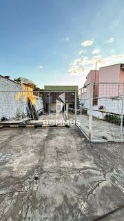 Edifício Comercial com 5 salas e dois quartos no Bosque