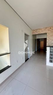 Edifício Comercial com 5 salas e dois quartos no Bosque
