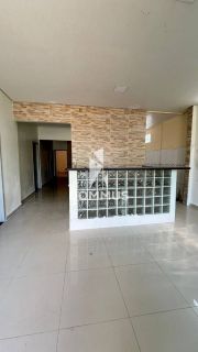 Edifício Comercial com 5 salas e dois quartos no Bosque