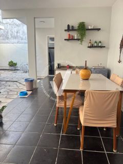 CASA DE 245 M² NO BAIRRO GRAGERU