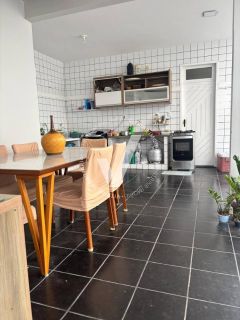CASA DE 245 M² NO BAIRRO GRAGERU