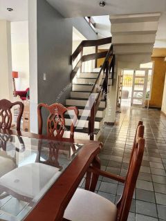 CASA DE 245 M² NO BAIRRO GRAGERU