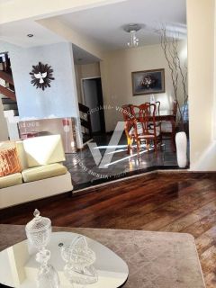 CASA DE 245 M² NO BAIRRO GRAGERU
