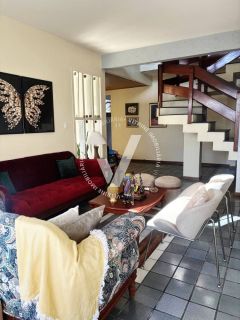 CASA DE 245 M² NO BAIRRO GRAGERU