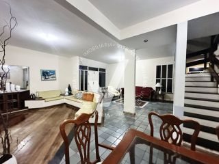 CASA DE 245 M² NO BAIRRO GRAGERU