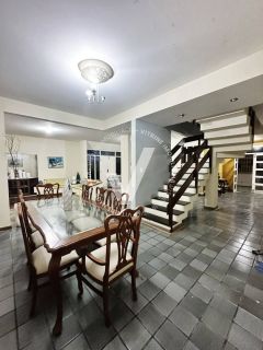 CASA DE 245 M² NO BAIRRO GRAGERU