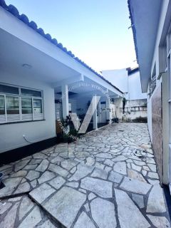 CASA DE 245 M² NO BAIRRO GRAGERU