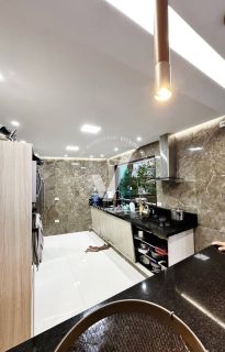 CASA DE 330 M² NO BAIRRO GRAGERU