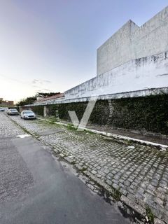 CASA DE 330 M² NO BAIRRO GRAGERU