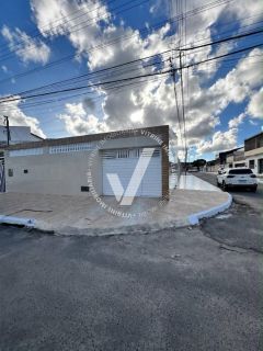 CASA DE 150M² NO BAIRRO JABOTIANA