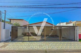 CASA TÉRREA EM RESIDENCIAL NA ATALAIA
