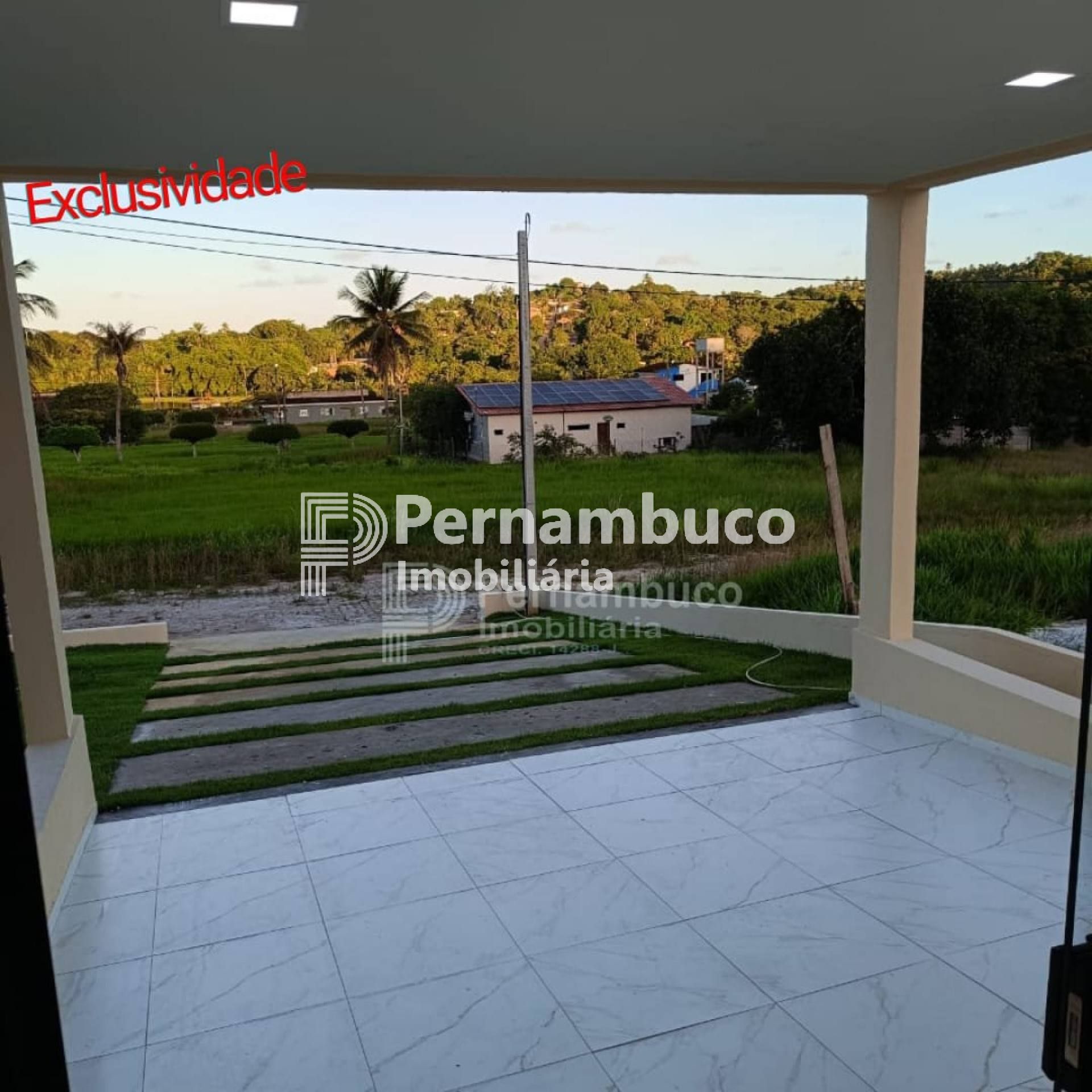Casa 03 Qts - Médio Padrão em Condomínio Club