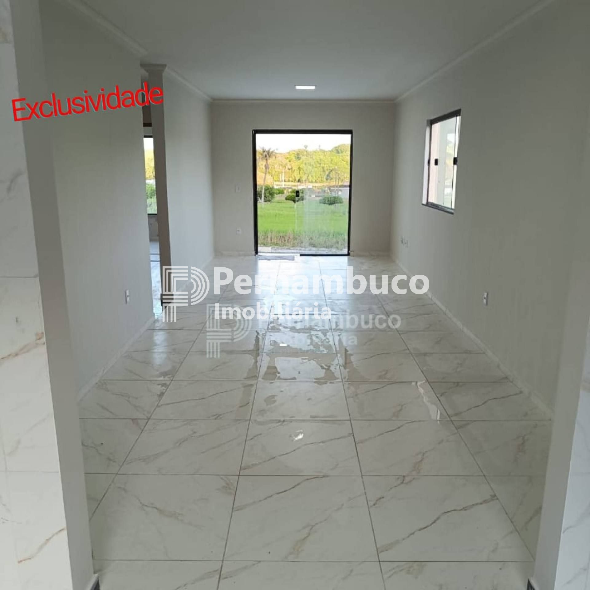 Casa 03 Qts - Médio Padrão em Condomínio Club