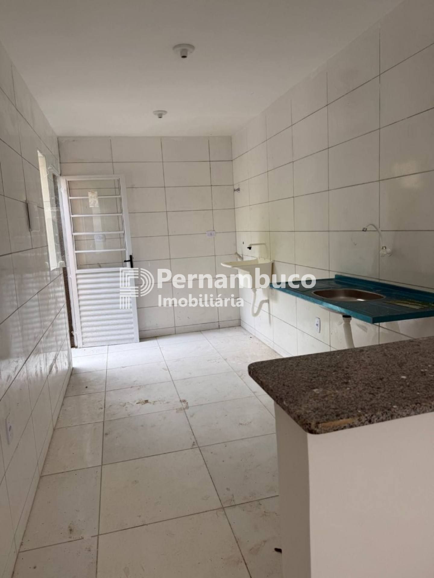 Casa Para Vender com 2 quartos no bairro Maria Farinha em Paulista