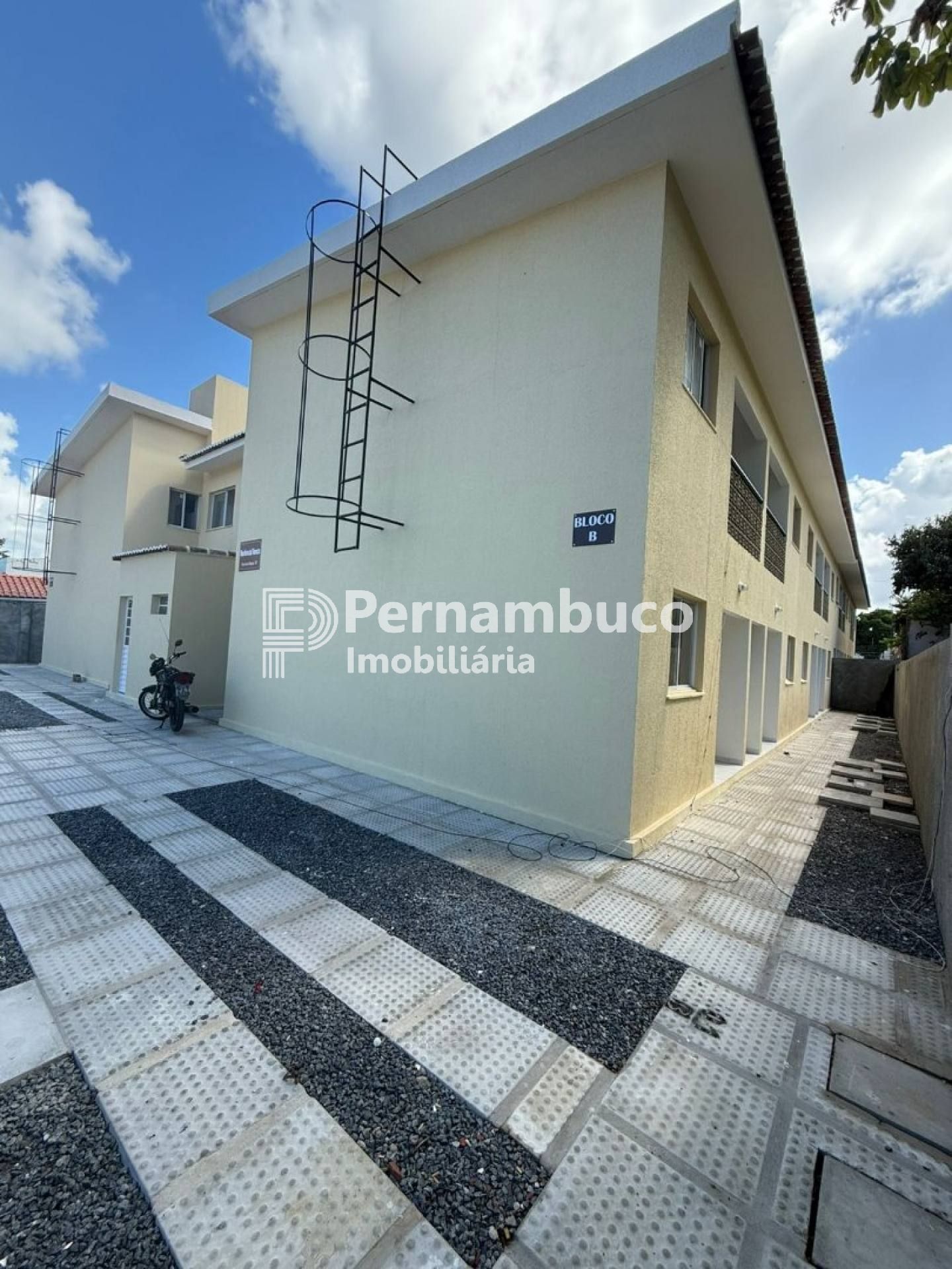 Apartamento Para Vender com 2 quartos: Residencial  Veneza no bairro Janga em Paulista