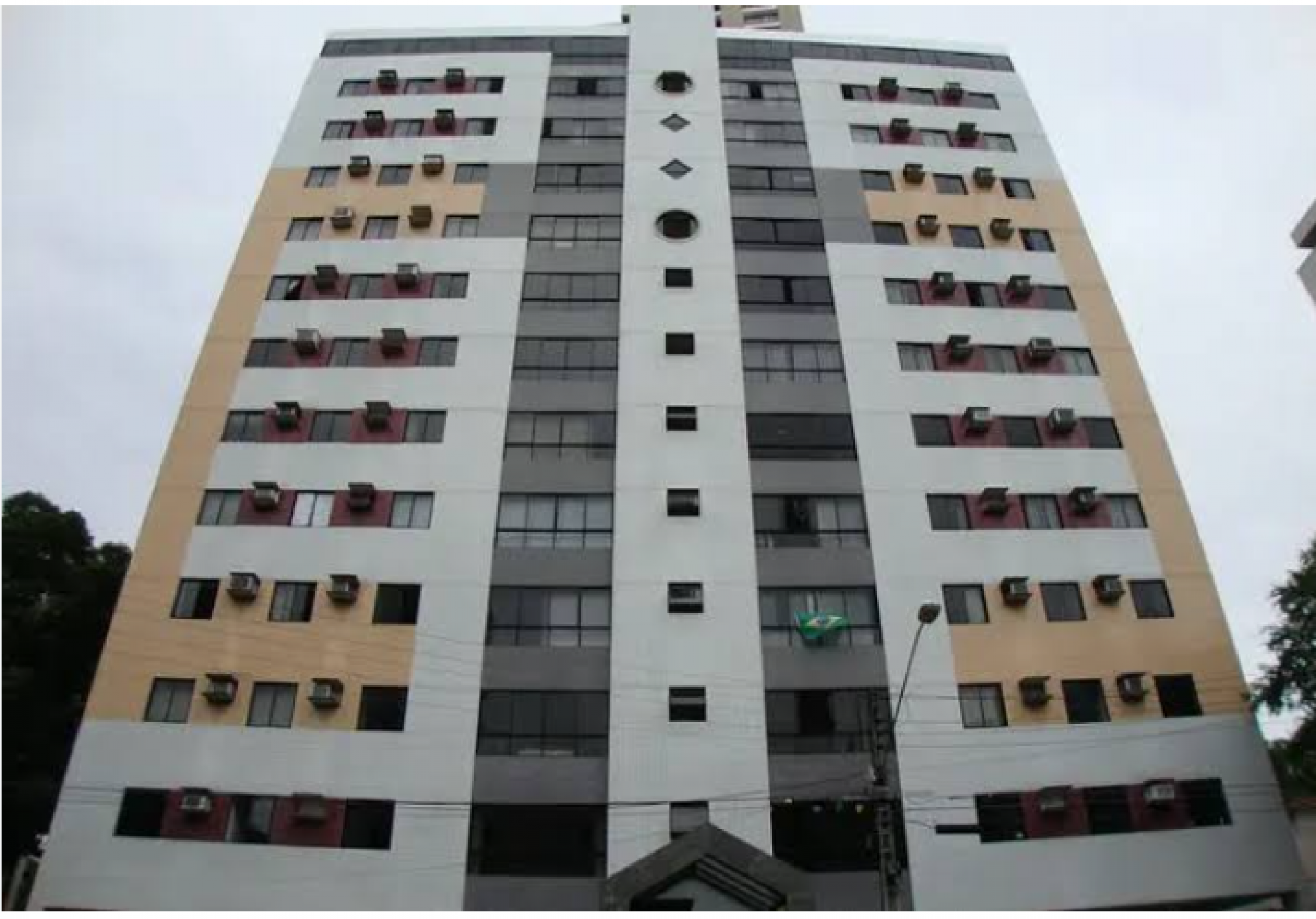 Excelente apartamento para vender com 3 quartos sendo duas suítes no coração do Espinheiro