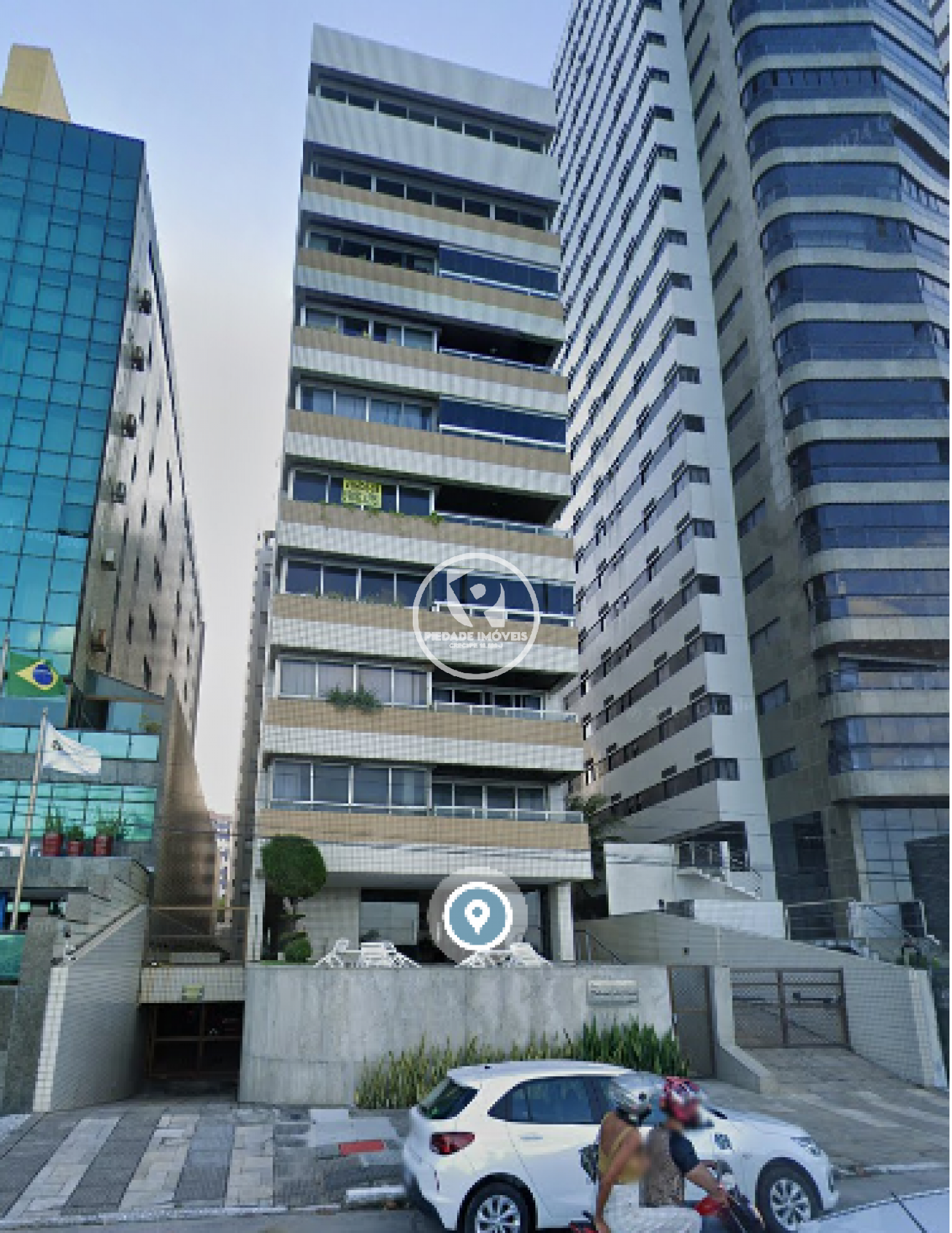 Apartamento à venda com 3 quartos, sendo 1 suíte, com 123m² de área útil, na Avenida Boa Viagem