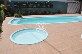 Espaçosa Casa de 3 Suítes com Salão de Festas e Piscina em Candeias