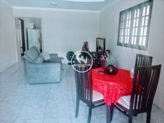 Espaçosa Casa de 3 Suítes com Salão de Festas e Piscina em Candeias