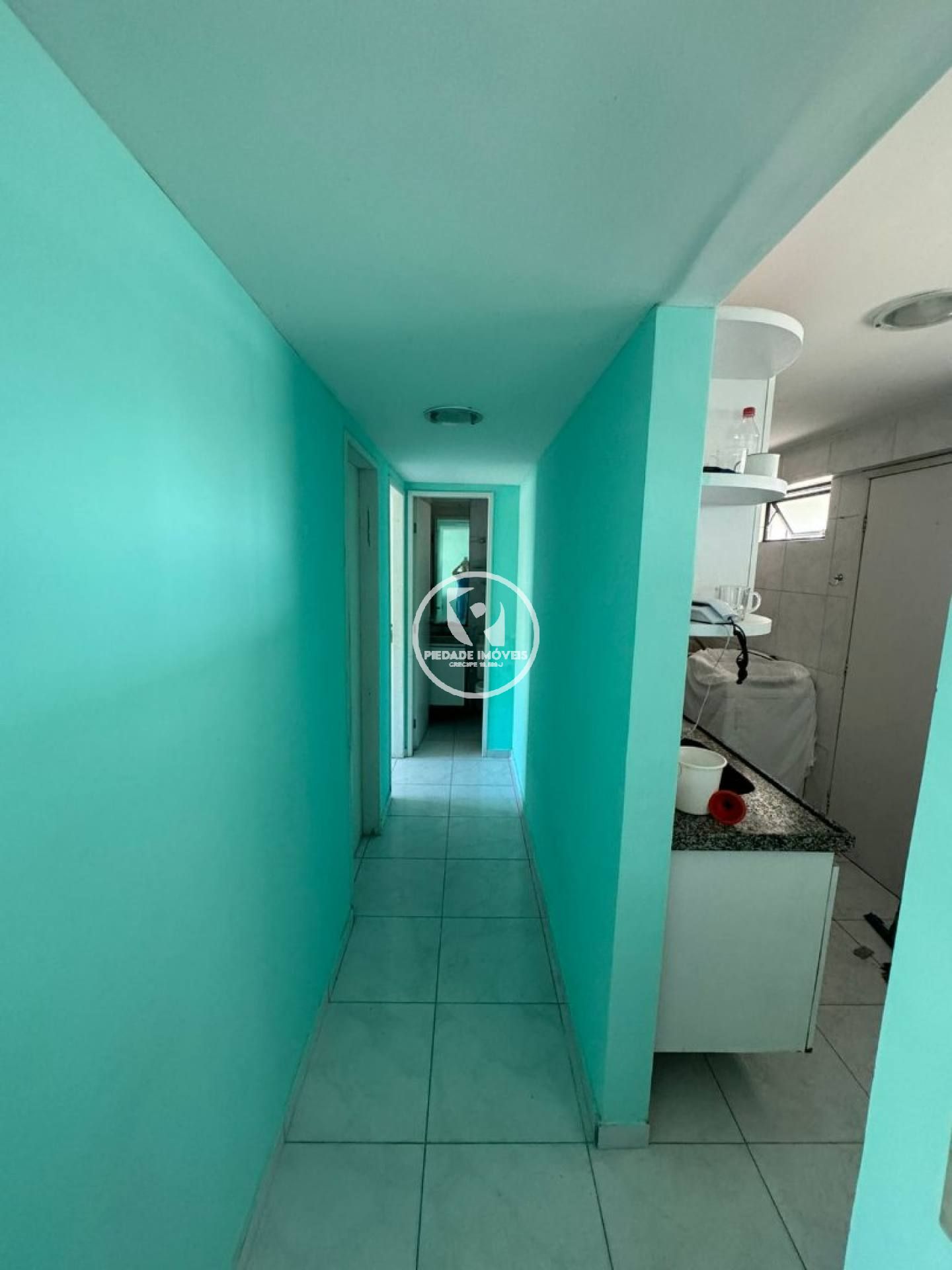 Apartamento para vender no bairro da Torre, próximo a igreja e praça