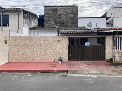 Casa Para Alugar com 2 quartos 1 suítes no bairro San Martin em Recife