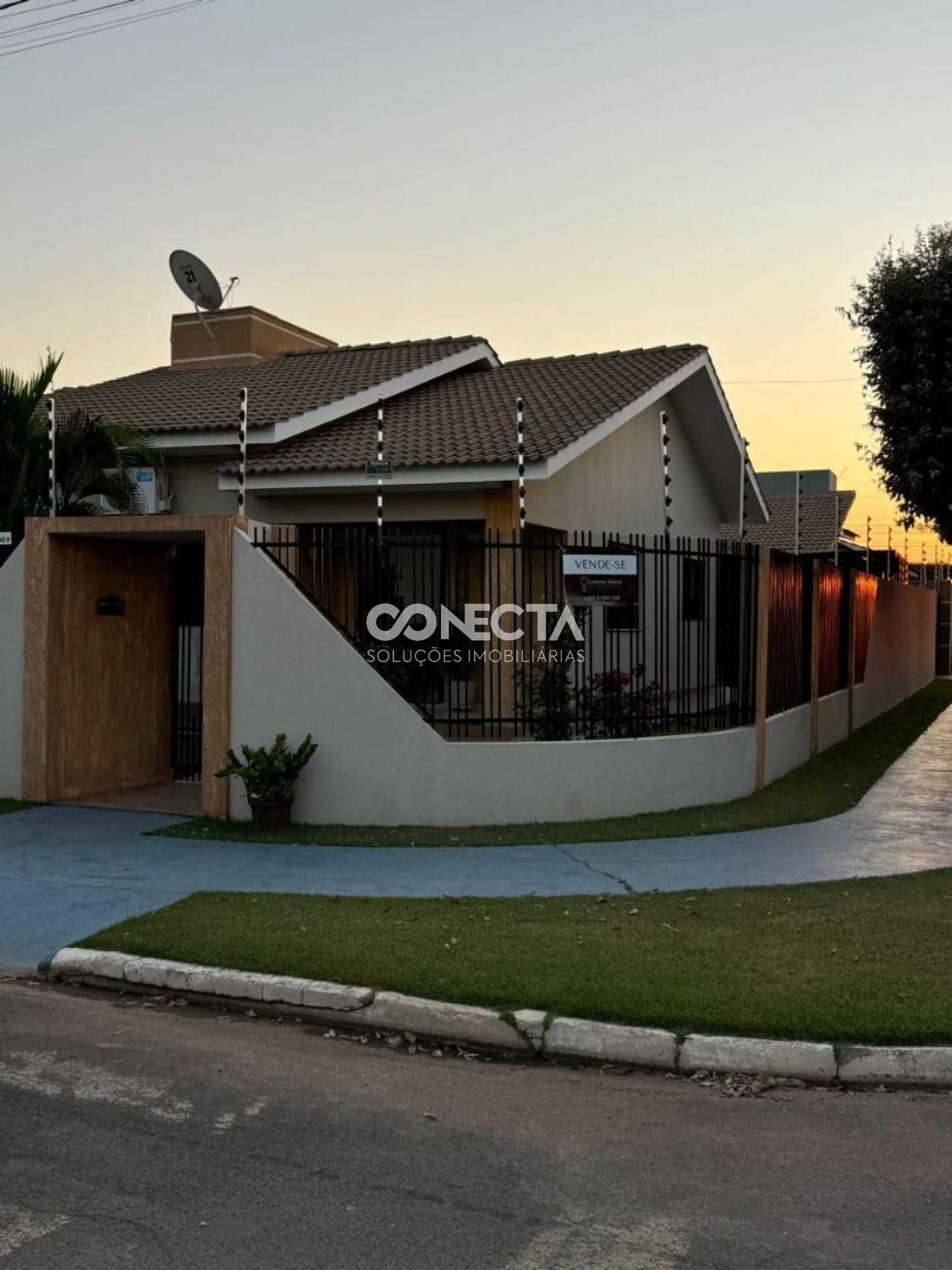 CASA Á VENDA COM 03 QUARTOS SENDO 01 SUÍTE NO BAIRRO ACÁCIAS EM NOVA MUTUM