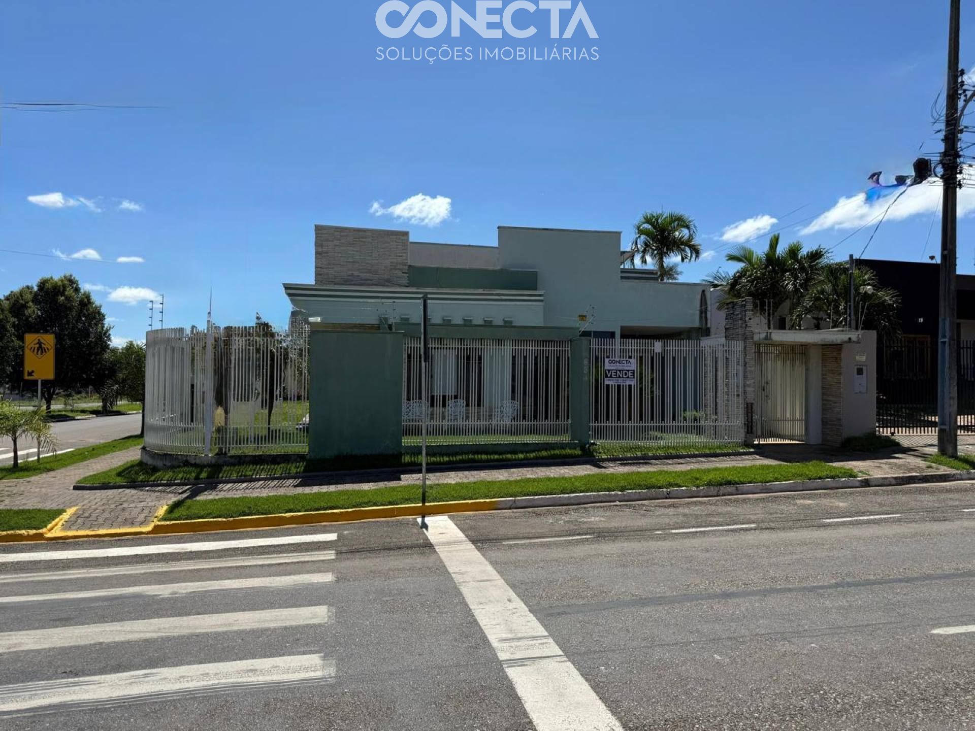 CASA À VENDA NO BAIRRO FLOR DO CERRADO