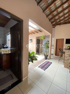 ? Casa à Venda no Lírios do Campo em Nova Mutum