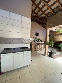 ? Casa à Venda no Lírios do Campo em Nova Mutum