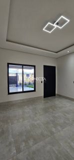 CASA COM 3 QUARTOS E 1 SUÍTE ALTO PADRÃO À VENDA RESIDENCIAL VENEZA