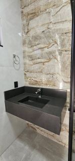 CASA COM 3 QUARTOS E 1 SUÍTE ALTO PADRÃO À VENDA RESIDENCIAL VENEZA