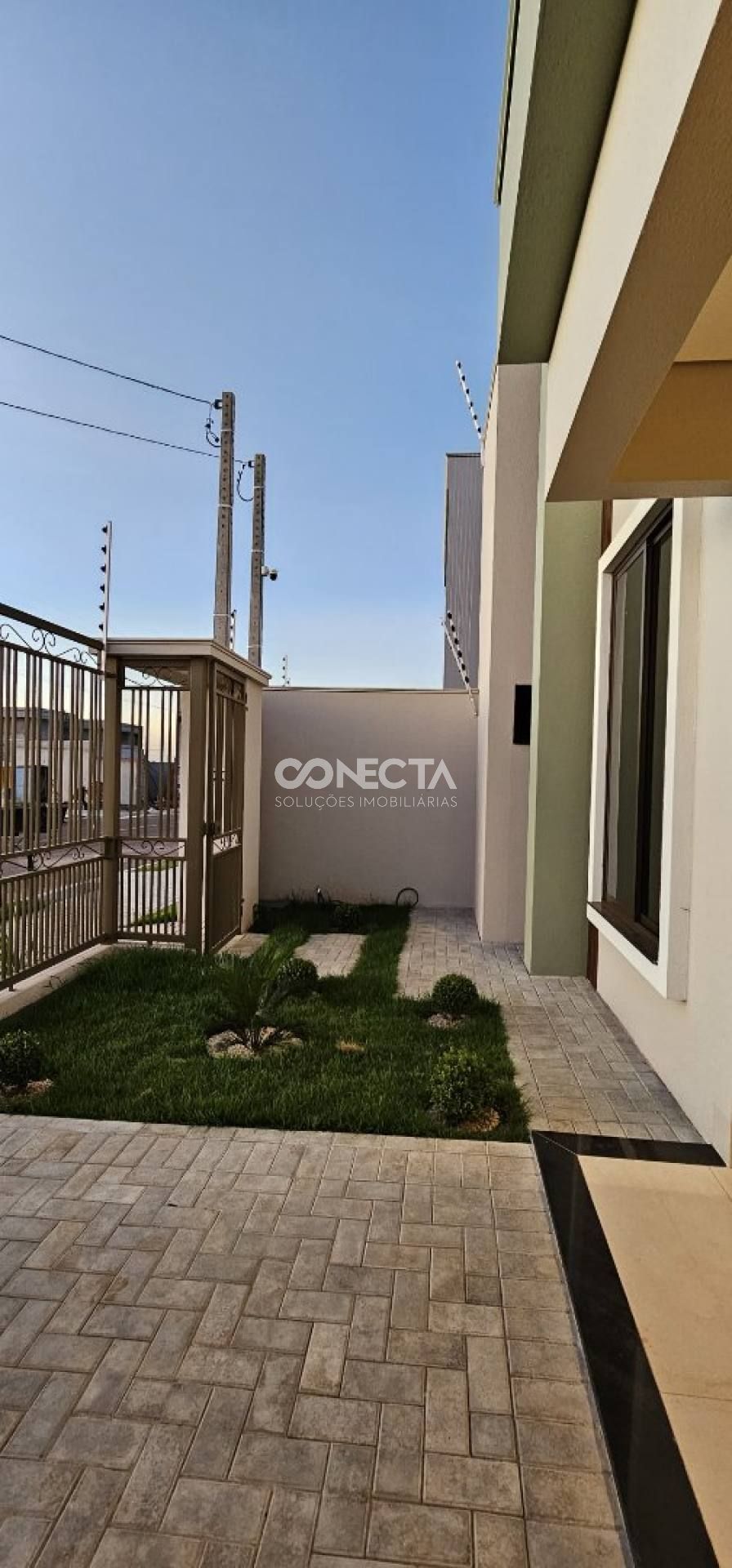 CASA A VENDA 3 QUARTOS SENDO 1 SUÍTE NO BAIRRO RESIDENCIAL VENEZA