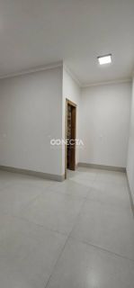 CASA A VENDA 3 QUARTOS SENDO 1 SUÍTE NO BAIRRO RESIDENCIAL VENEZA