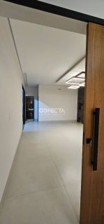 CASA A VENDA 3 QUARTOS SENDO 1 SUÍTE NO BAIRRO RESIDENCIAL VENEZA