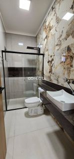 CASA A VENDA 3 QUARTOS SENDO 1 SUÍTE NO BAIRRO RESIDENCIAL VENEZA