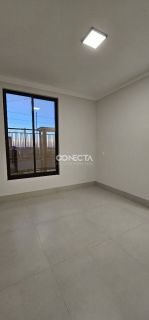 CASA A VENDA 3 QUARTOS SENDO 1 SUÍTE NO BAIRRO RESIDENCIAL VENEZA