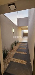 CASA A VENDA 3 QUARTOS SENDO 1 SUÍTE NO BAIRRO RESIDENCIAL VENEZA