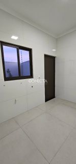 CASA A VENDA 3 QUARTOS SENDO 1 SUÍTE NO BAIRRO RESIDENCIAL VENEZA
