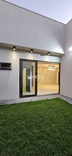 CASA A VENDA 3 QUARTOS SENDO 1 SUÍTE NO BAIRRO RESIDENCIAL VENEZA