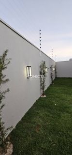 CASA A VENDA 3 QUARTOS SENDO 1 SUÍTE NO BAIRRO RESIDENCIAL VENEZA